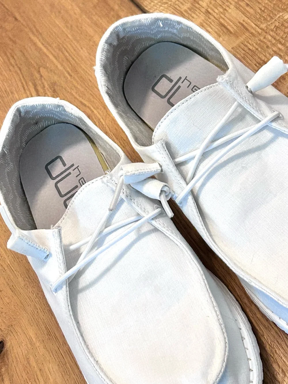 Hey Dudes Wendy Chambray White Canvas Slip-On Shoes Women’s Sz 10 - Picture 3 of 12